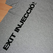 Camiseta para vestuario laboral con logo marcado en vinilo textil