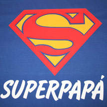 Camiseta con un diseño hecho con vinilo textil Superman Superpapá